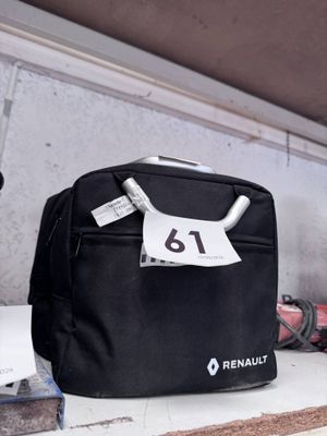 lot de deux sacs de produits d'entretien pour vehicules