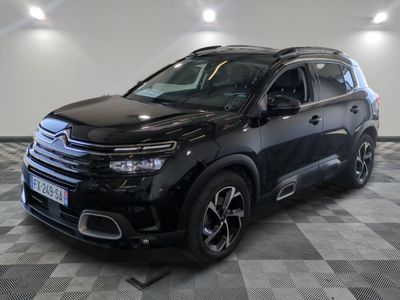 La nouvelle Citroën est prête à être essayée dans le showroom.