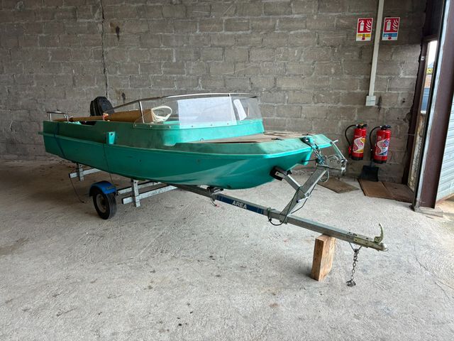 Bateau de marque JEANNEAU modèle Trimatic de 1981. 360 X 160 cm. ...