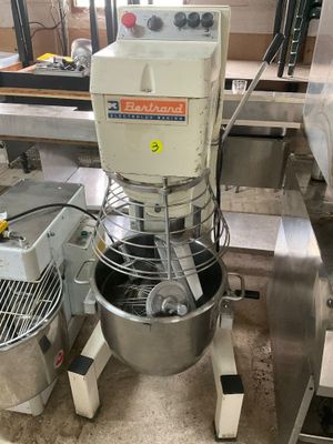 an image of a machine that is in a kitchen