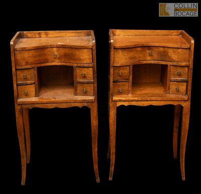 paire de tables de chevet françaises anciennes avec tiroirs