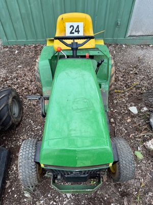 Tracteur autoportée JOHN DEERE 300 - Photo 1