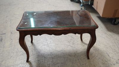 Une table basse de style Louis XV