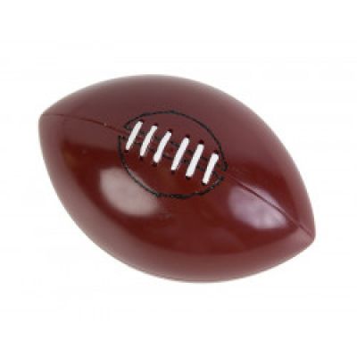 une image montrant un gros plan d'un ballon de football sur fond blanc