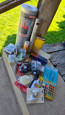 Lot de quincaillerie LOT A RETIRER SUR RENDEZ-VOUS SUR LA CO…