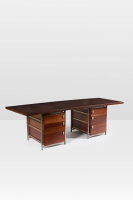 une image représentant un bureau avec deux tiroirs et un plateau