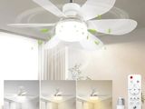 une photo d'un ventilateur de plafond avec une télécommande