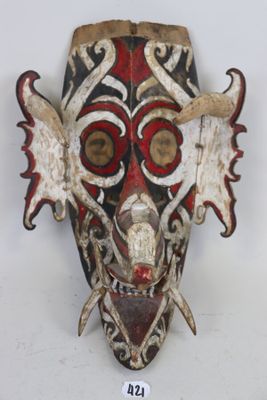 BORNEO. Masque Hudocq des communautés Dayak en bois peint.