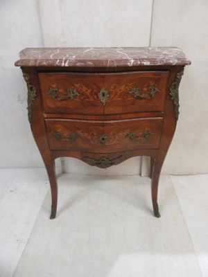 86.56 - PETITE COMMODE DE STYLE LOUIS XV EN BOIS DE PLACAGE … - Photo 1