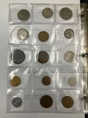 Album de pièces de monnaie divers dont France, Belgique
