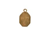 an image of a small gold charm with the word ' p ' on it