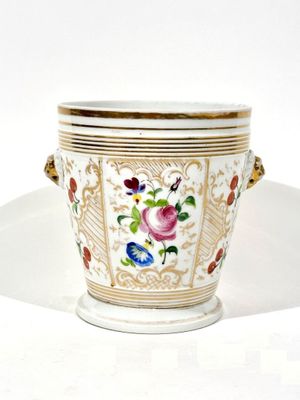 PARIS Cache-pot en porcelaine émaillée polychrome et or à dé…