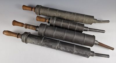 QUATRE CLYSTERES en étain XVIII - XIXeme Siècle avec leur po…