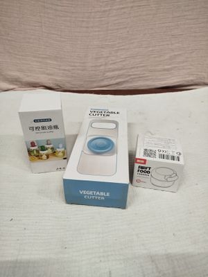 une boîte avec un couvercle bleu et une boîte blanche avec un couvercle bleu et une boîte blanche avec un couvercle bleu et une boîte blanche avec un couvercle bleu