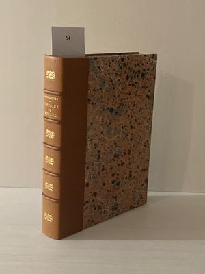 un livre posé sur une table