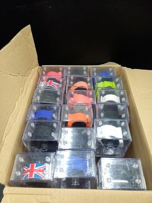 Dans un carton, environ 36 montres classiques de différentes… - Photo 1