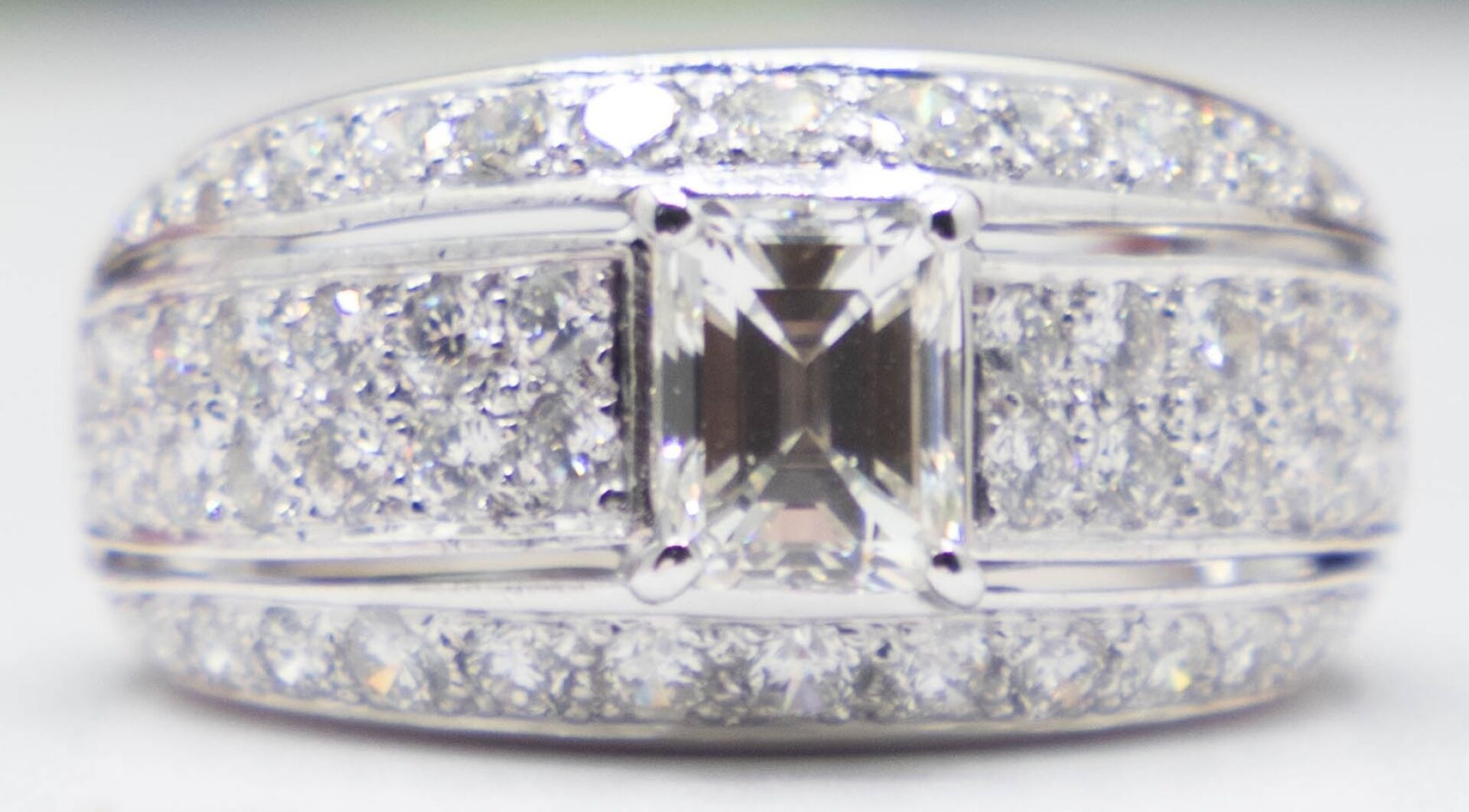 Bijoux & Pierres Précieuses