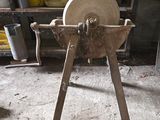 a machine that is sitting on a table in a room