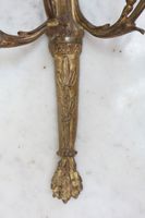 Paire d'appliques à trois bras de lumière en bronze doré, le… (photo 5)