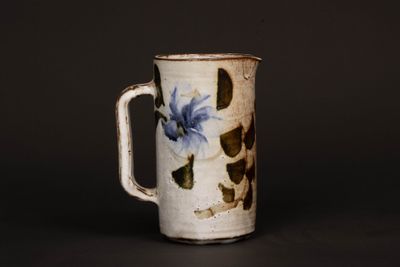 VALLAURIS - Pichet brun. H. :16 cm. Non signé