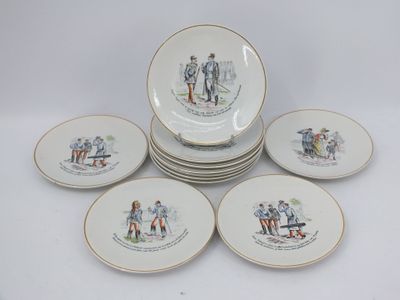 six assiettes sur lesquelles figurent l'image d'un homme et d'une femme