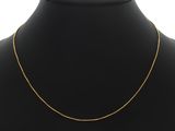 un collier à chaîne en or sur un mannequin mannequin mannequin mannequin mannequin mannequin mannequin mannequin mannequin mannequin