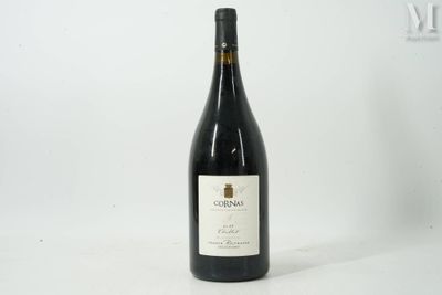 une bouteille de vin posée sur une table