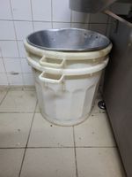 Lots de faitouts, passoires, fouets, ustensiles de cuisine d… (photo 3)