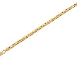 un bracelet en or orné d'un motif en forme de cœur