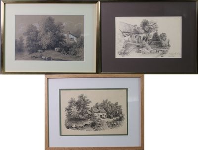 trois photos en noir et blanc représentant une maison et des arbres, dans un cadre en bois
