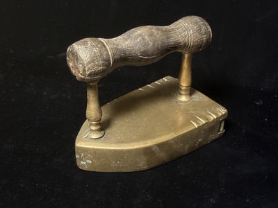 Ancien fer à barquette, 17.5 x 10.