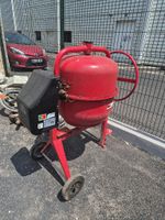 Un lot comprenant deux brouettes et une bétonnière électriqu… (photo 2)