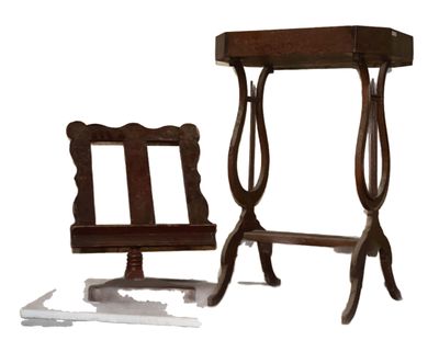 une petite table en bois avec un miroir et une chaise