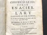 un livre avec la photo d'un homme et d'une femme