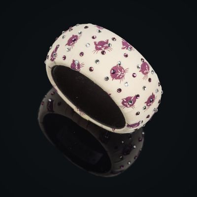 PAUL & JOE. Bracelet manchette large en tissu à motif de cha…