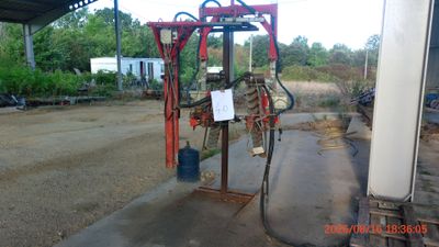 an image of a machine that is on the side of the road