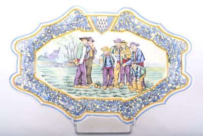 une photo d'une assiette sur laquelle figure une photo de famille