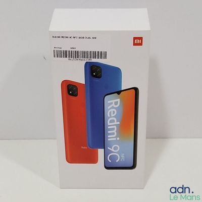 La boîte est vide et prête à être ouverte pour le nouveau Redmik.