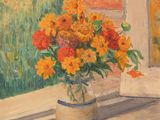 une peinture de fleurs dans un vase sur le rebord d'une fenêtre