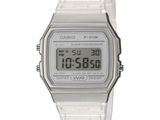 un gros plan d'une montre numérique sur fond blanc
