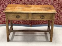 Table rustique à entretoise en H, ouvrant à deux tiroirs en … (photo 2)