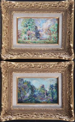 deux tableaux représentant des arbres, dans des cadres dorés, accrochés au mur