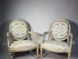 paire de fauteuils peints de style louis xvi