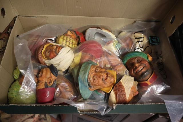 Lot de figurines décorations murales