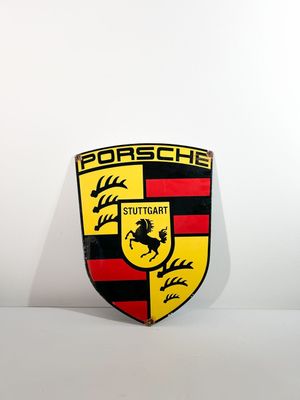 Plaque émaillée d'après Porsche Dimensions : 45 x 36 cm Petits éclats 
