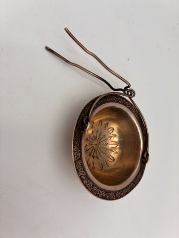 Argent Minerve : passette à thé PB : 31.5 gr. En règle