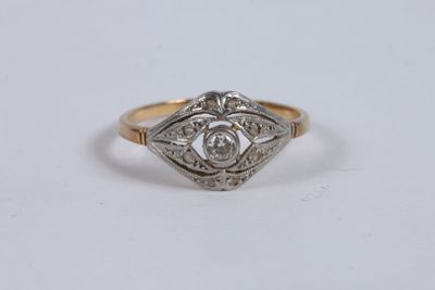 Bague en or jaune 750 ‰ et platine sertie de diamants, le pr… - Photo 1