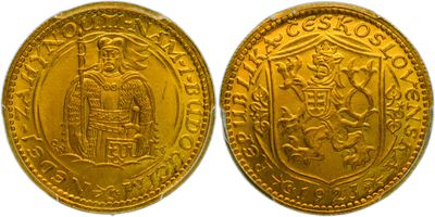 two gold sovereigns, one of which is a sovereign and the other of which is a sovereign