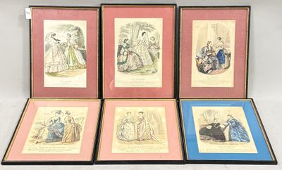 quatre reproductions encadrées représentant des femmes en robe et des robes