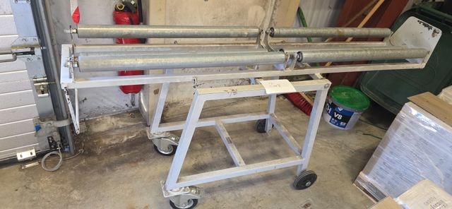 1 DEROULEUR MOBILE, POUR ROULEAUX DE 2M